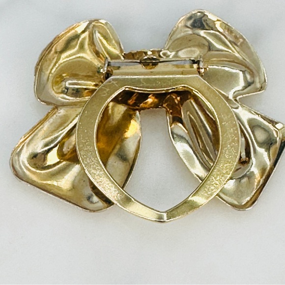 Vintage Ribbon Bow Scarf Ring Clip Gold Tone 1970s 1980s  1 7/8 x 1 1/4 Delicate - Picture 6 of 8